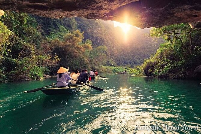 1 Day Luxury Tour in Bai Dinh, Trang An and Mua Cave From Hanoi - What the guide and group format add