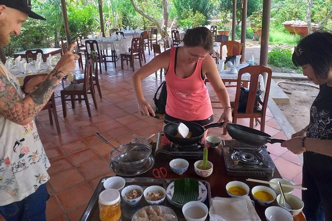 1-Day Mekong Delta Tour: Less-Touristy Cai Be & Vinh Long(Max 10) - The sampan ride through narrow waterways