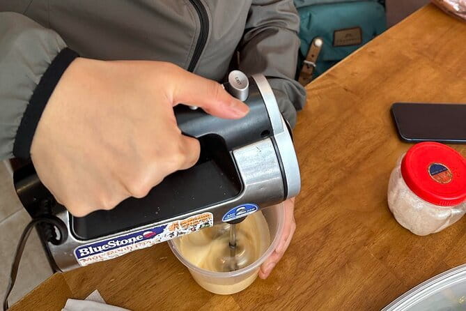 1 hour Egg Coffee Cooking Class with Snack and Local Instructor - The demonstration comes before your turn