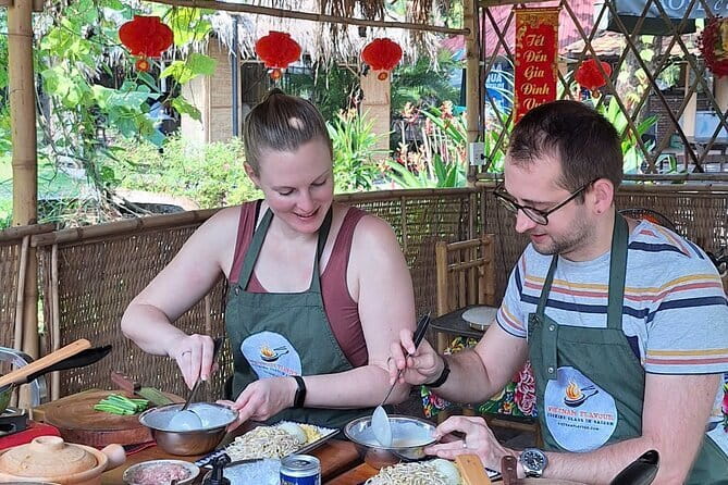 1 hour Egg Coffee Cooking Class with Snack and Local Instructor - Small groups make the class more personal