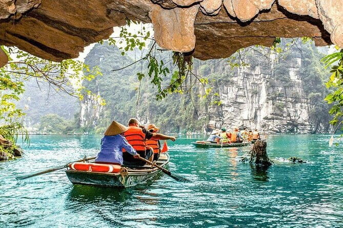 10-Day Vietnam Itinerary | Discover Vietnam’s top attractions - Day 4: Mai Chau, Thung Khe Pass, and a water puppet show