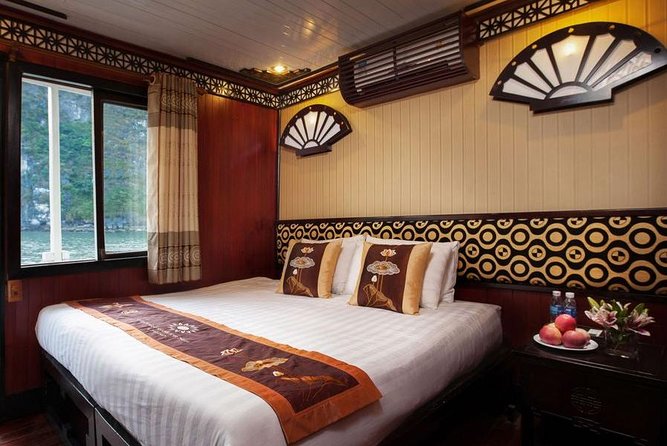 2-day Ha Long Bay Cruise included Transfer, Kayking and Swimming - An evening on a 3-star cruise
