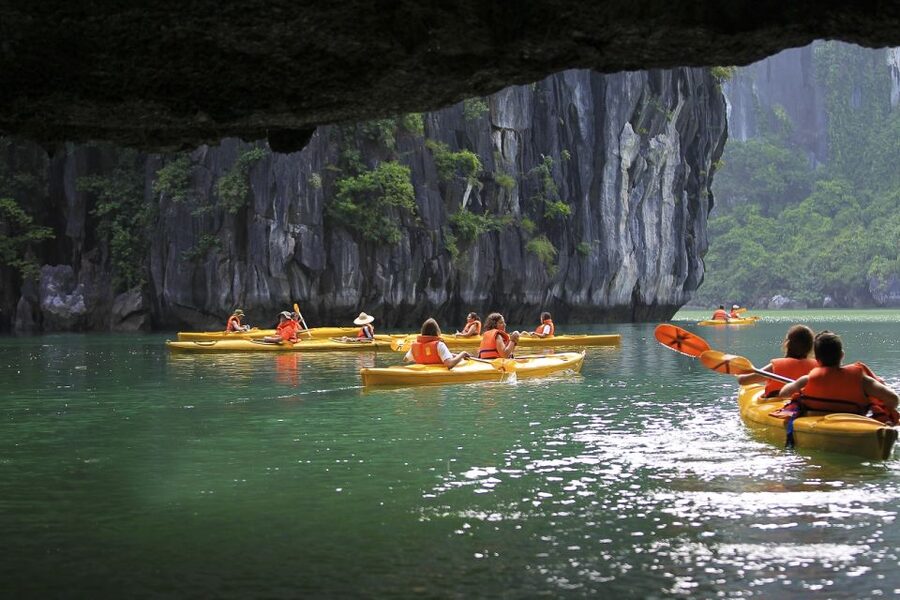 2-Day Ha Noi - Ninh Binh - Ha Long Bay Highlights Tour - Tam Coc by bamboo boat on the Ngo Dong River