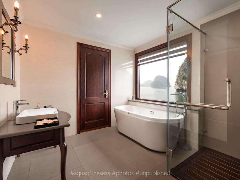 2-Day: Halong Lan Ha Bay 5 Stars Cruises w/Balcony & Bathtub - Why this cruise works for a short Vietnam trip