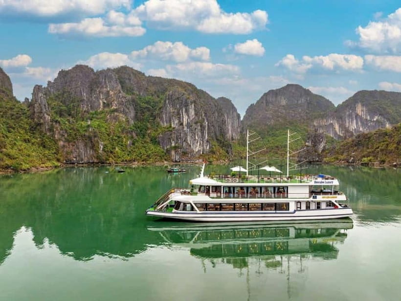 2-Day: Hanoi - Ninh Binh - Halong Bay Luxury Cruise - Trang An by sampan, the day’s calm center