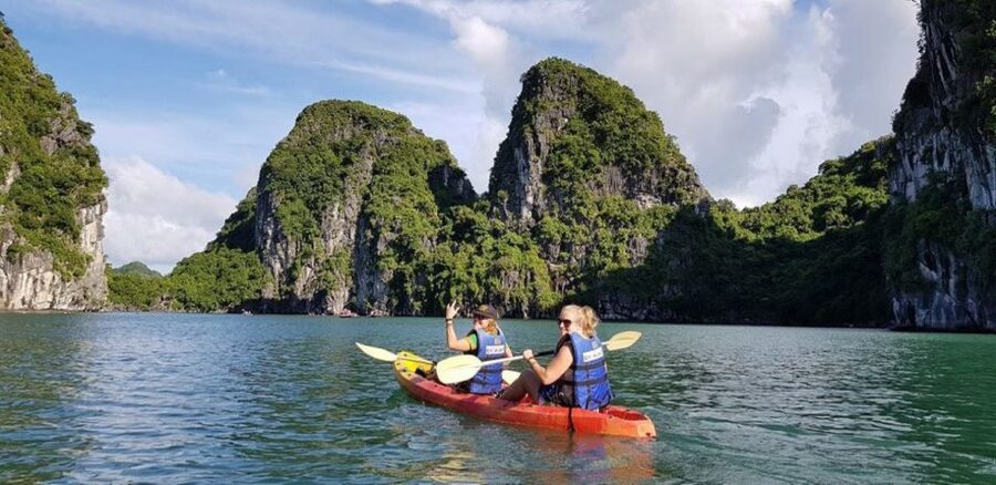 2-Day: Hanoi - Ninh Binh - Halong Bay Luxury Cruise - Mua Cave and the climb to Lying Dragon Mountain