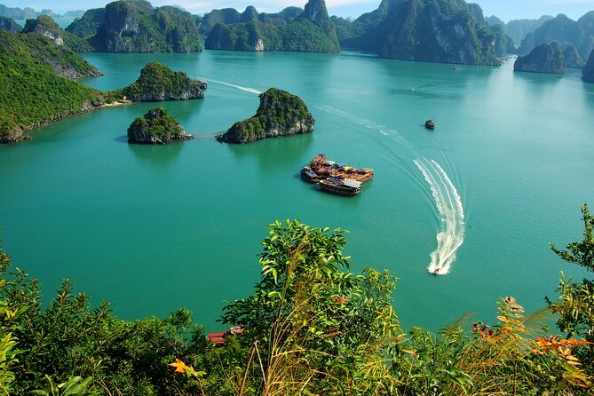 2-Day In Halong Bay Cruise With Transfer From Hanoi - Caves, swimming, and the second morning