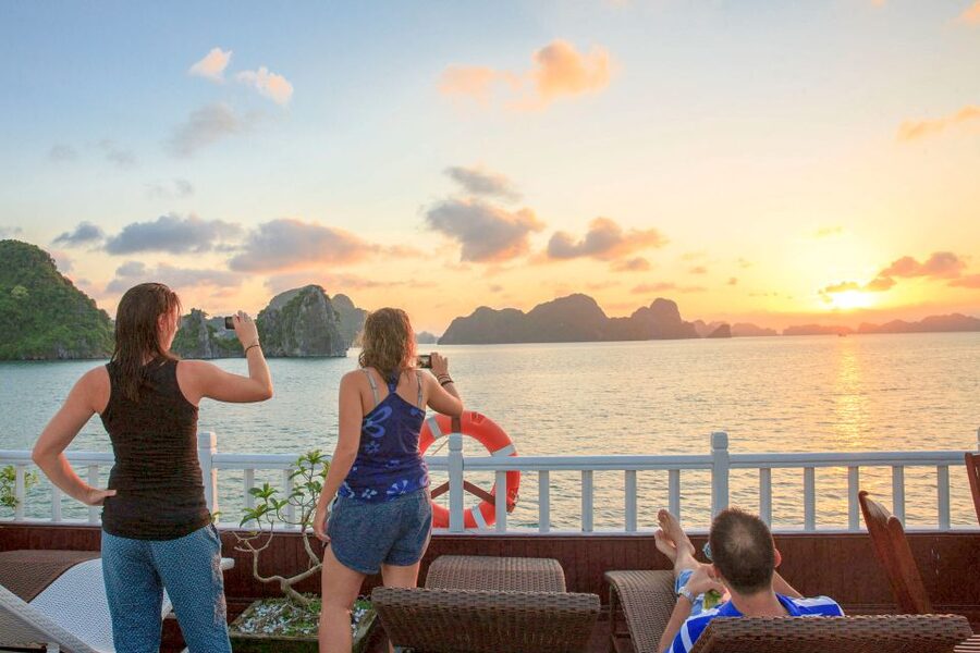 2-Day Royal Palace Ha Long Bay & Ti Top Island Cruise - Sunrise Tai Chi and Surprising Cave