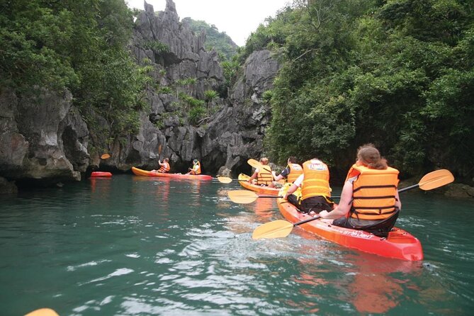 2 Days 1 Night Overnight on Cruise in Halong Bay - Surprising Cave and the final morning
