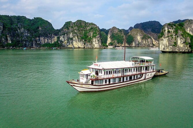 2 Days 1 Night Visit Lan Ha Bay - Classic 3 cabins cruise - An early sunrise and a light breakfast