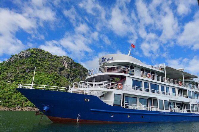 2 Days Halong Bay - Halong Sapphire Cruise - Lunch Among Halong Bay’s Limestone Islands