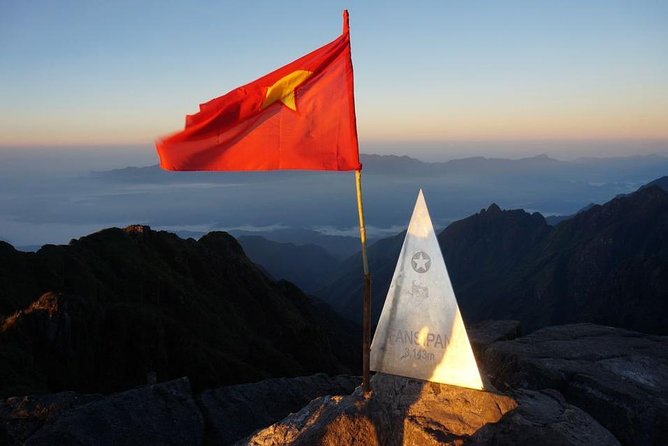 2-Night Sapa Tour with Fansipan Peak by Bus from Hanoi - The overnight sleeping bus from Hanoi Old Quarter