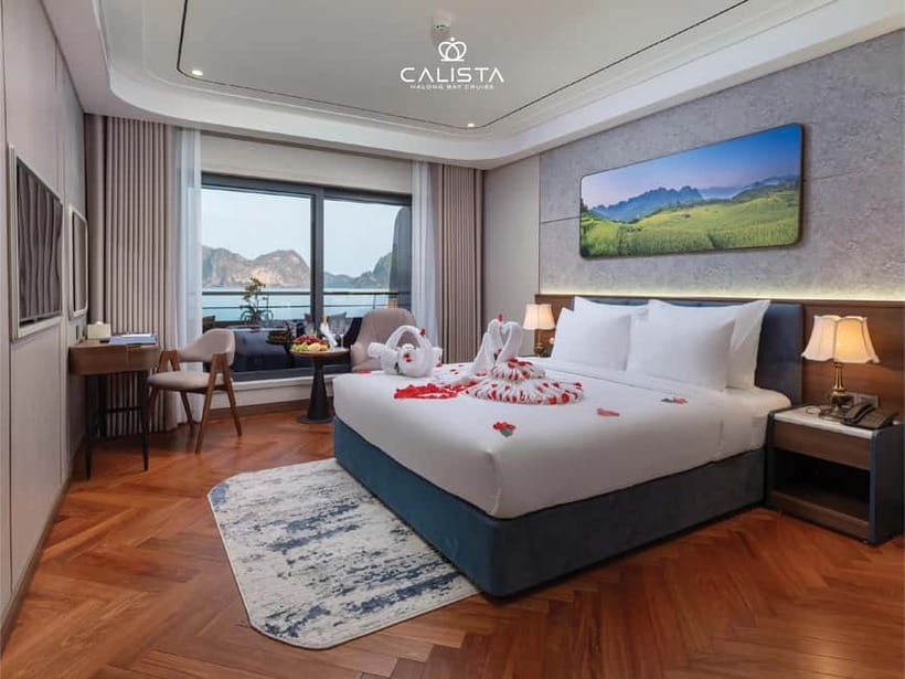 2D1N Halong Bay 6-Star Cruise: Fine Dining, Cave & Kayaking - Sunset cooking class and fine dining onboard