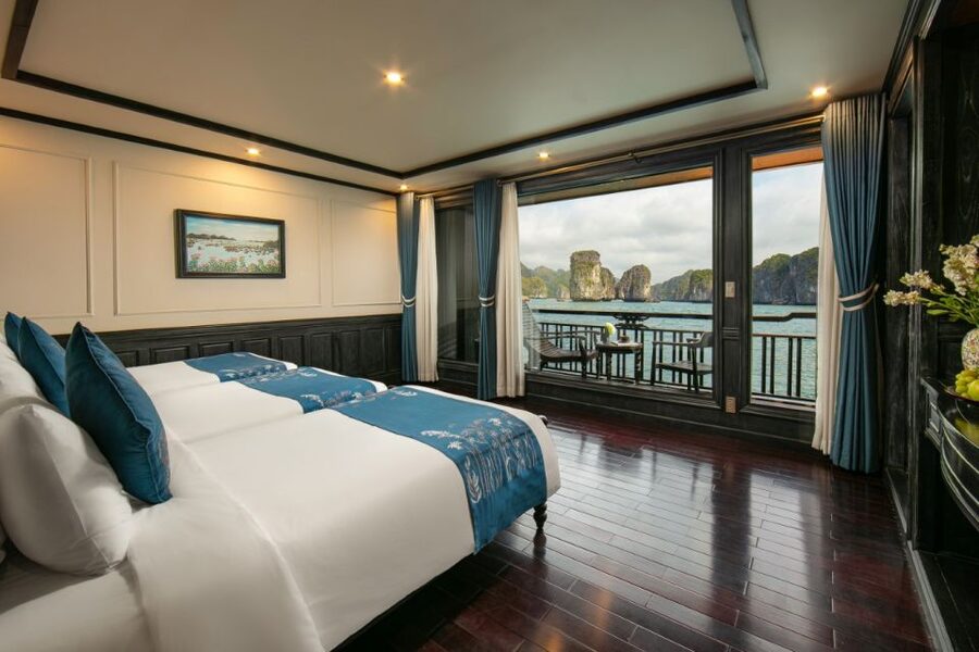 3-Day 2-Night Lan Ha Bay 5-Star Cruise - How crowded is Lan Ha Bay?