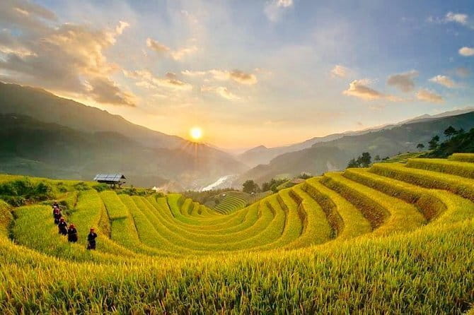 3 Day 2 Night Trek - Day three: sunrise at Ban Ho and the return to Sapa