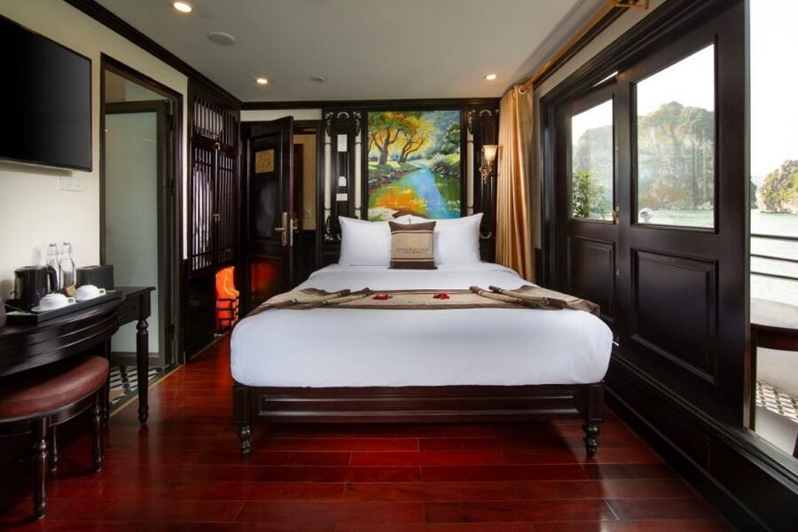 3 Day Hanoi - Ninh Binh - Halong Bay 5 Star Cruise & Balcony - Key points at a glance