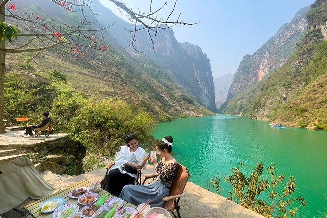 3 Days and 2 Nights Ha Giang Loop Tour - Lung Tam linen and Thai An waterfall