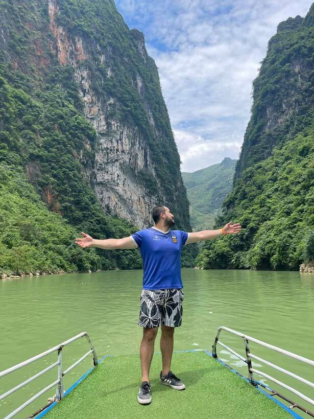 4-day Motorbike Ha Giang Loop Luxury Tour With Easy Rider - The overnight bus from Hanoi to Ha Giang