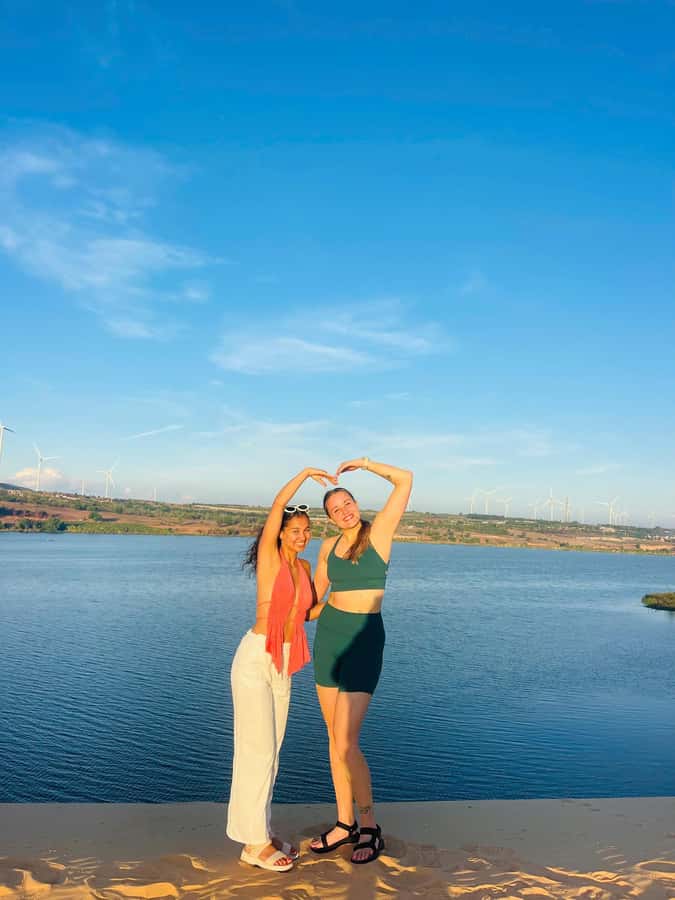 5-hour Sunrise or Sunset Jeep Tour from Mui Ne Beach Town - What the guide and vehicle add