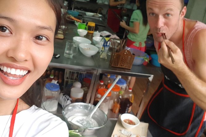 5 Traditional Dishes Hanoi Cooking Class with Market Trip - Cooking five Hanoi standards