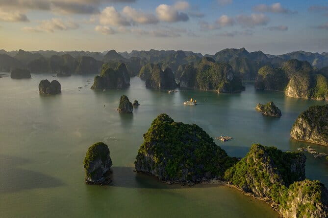 9-Day Vietnam Tour | Explore the North and Central | Top Packages - Day 4: Trang An by sampan, Mua Cave, and Bich Dong