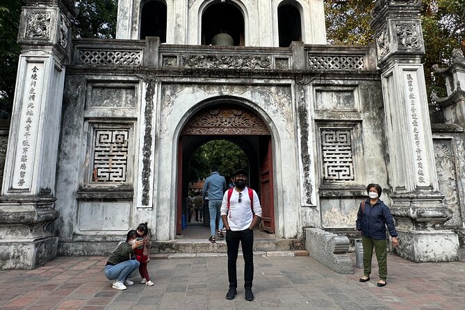 All-in-One Hanoi Walking Tour Through a Train Street - Thanh Ha Local Market and the everyday side of Hanoi