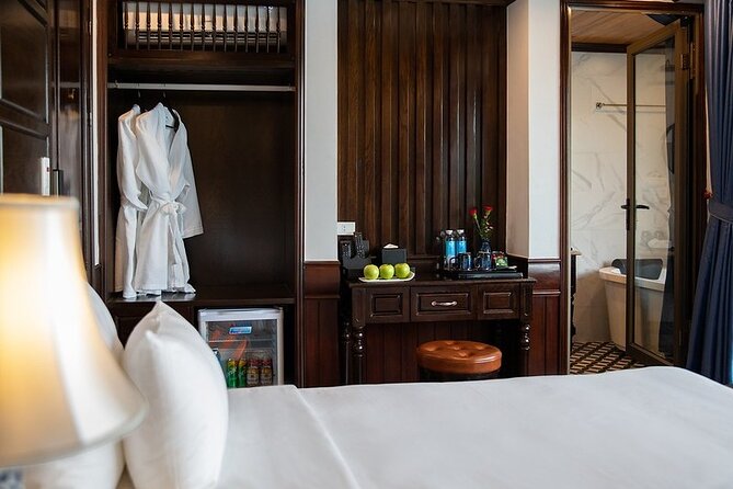 All-Inclusive 2 Day/1 Night Halong Luxury Cruise, Meals, Cave, Kayaking,Swimming - Why an overnight boat is worth your time