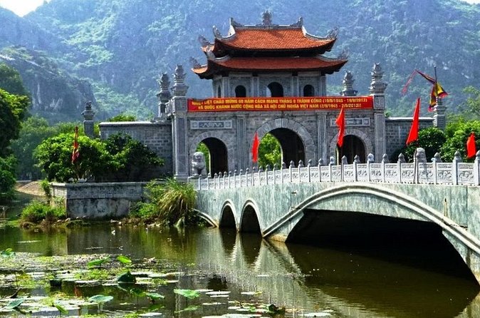 All Inclusive Full Day - Ninh Binh Tour, Transfers, Meals, Ticket - Tam Coc by bamboo boat
