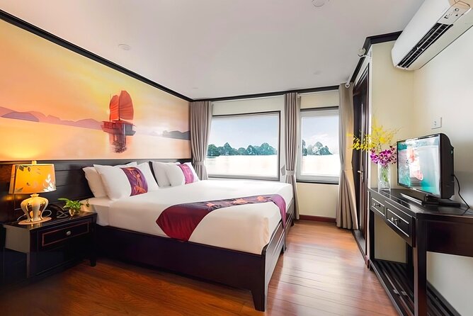 Amanda Cruise - Ha Long, Lan Ha Bay - All Inclusive 2D1N & 3D2N - Day two: Sung Sot Cave and the final bay morning