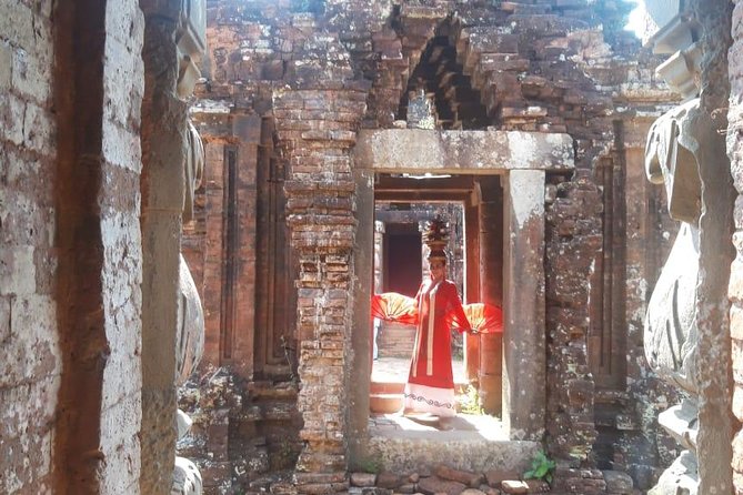 Amazing My Son Sunset Deluxe Small Group tour - The 15-minute Champa Apsara performance