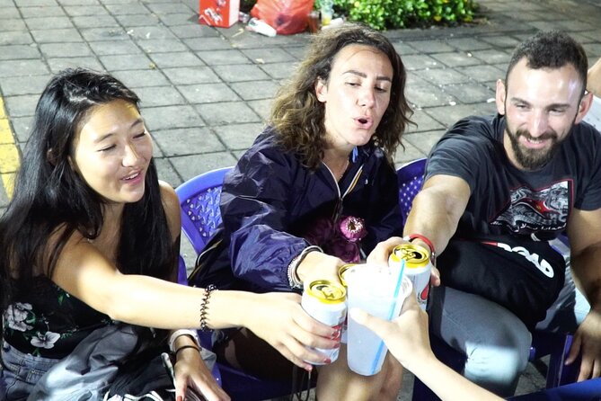 Award-winning Saigon Food Tour with GirlPower Drivers | KissTour - District 4 and Vĩnh Khánh Street seafood