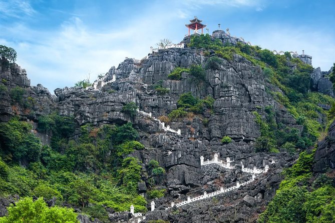 Bai Dinh- Mua Cave and Trang An boat trip - The three-hour Trang An sampan ride