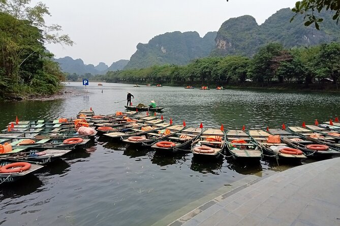 Bai Dinh, Trang An and Mua Cave Day Trip from Hanoi - The guide can make or break the day