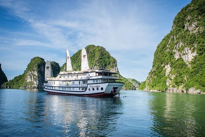 Bai Tu Long Bay 2 Day 1 Night Cruise - Why Bai Tu Long works for an overnight cruise