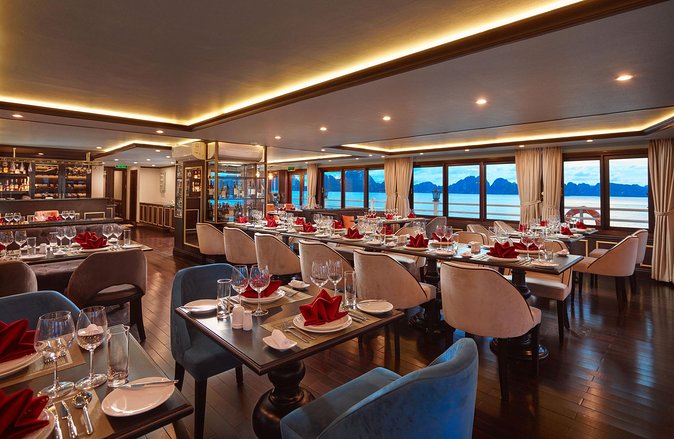 Bai Tu Long bay Luxury Cruise 2D/1N: Less touristy places, Kayaking, full meals - Vung Vieng Fishing Village and the pearl farm