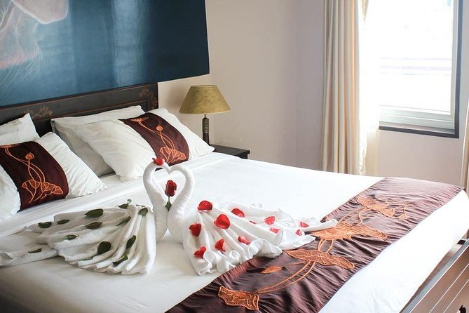 Bai Tu Long bay Luxury Cruise 2D/1N: Less touristy places, Kayaking, full meals - What to pack for the bay