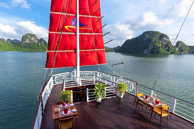 Bai Tu Long Luxury Day Cruise - Fishing Village, Kayak - Group size and the feel of the day