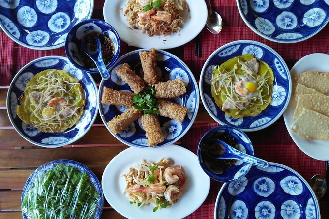 Basket Boat Tour, Hoi An city, boat trip and lantern release - Lanterns on the Hoai River