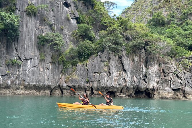 Best seller Halong bay 6 hours cruise - The return cruise adds a calm final hour