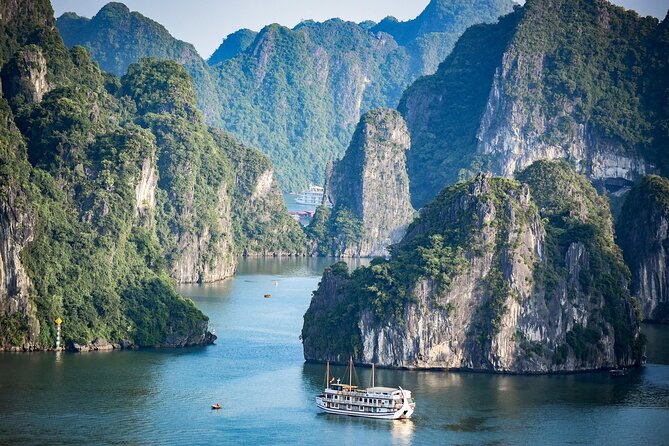 BEST UNIQUE 3-Day Halong Bay Cruise, Lan Ha & Cat Ba Island - Your first night among Halong Bay’s islands