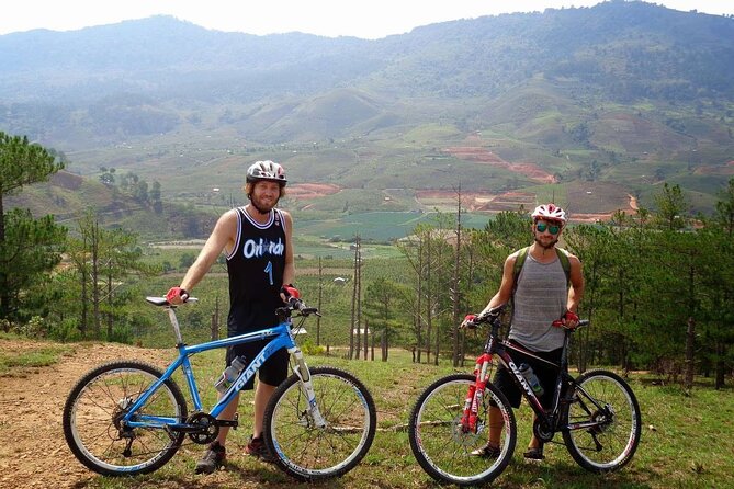 Bike and Hike to Lang biang Peak - Starting at An Son and testing the bikes