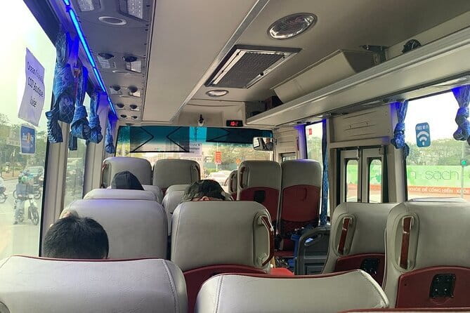 Bus Cat Ba island to Ha Noi - Crossing the bay by speedboat