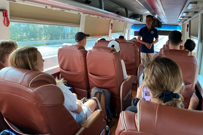 Bus Hanoi to Cat Ba Island with Cat Ba Express - The highway ride to Got Station