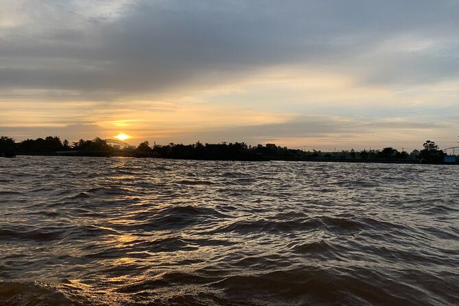 Cai Rang floating market, see sunrise, CaCao orchard, small canal - Why this seven-hour Mekong morning works
