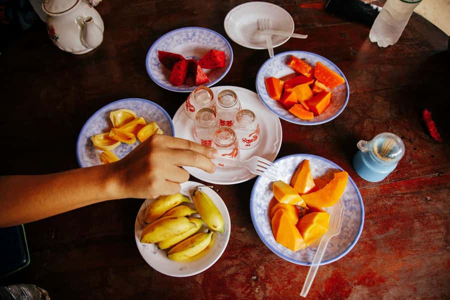 Can Tho: A Real Mekong Tour, Floating Market, Cacao & Life's - The quiet canal ride in the sampan