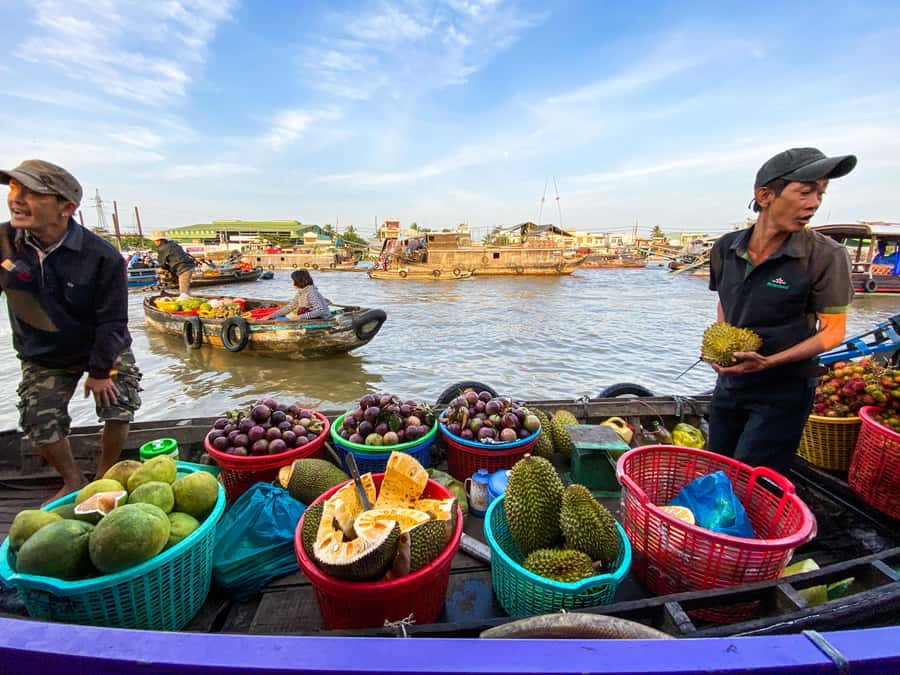 Can Tho: A Real Mekong Tour, Floating Market, Cacao & Life's - Learning about cacao at the organic farm