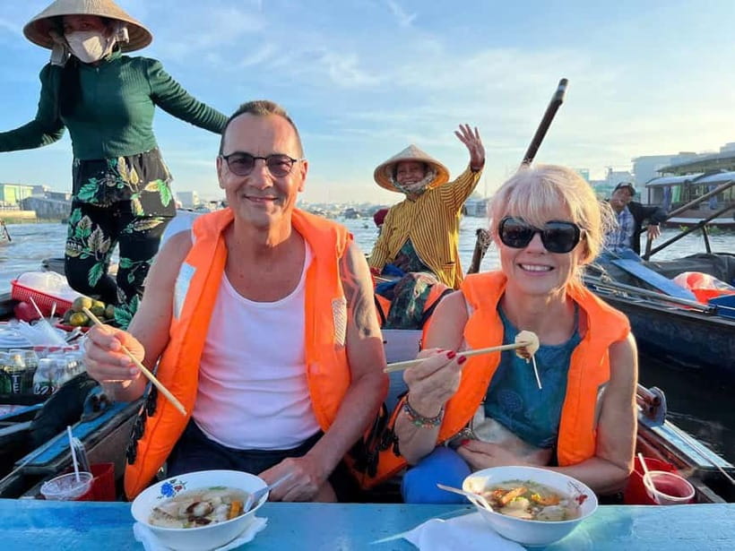 Can Tho: Floating Market, Cacao & Canals with French Guide - Sunrise on the sampan to Cai Rang