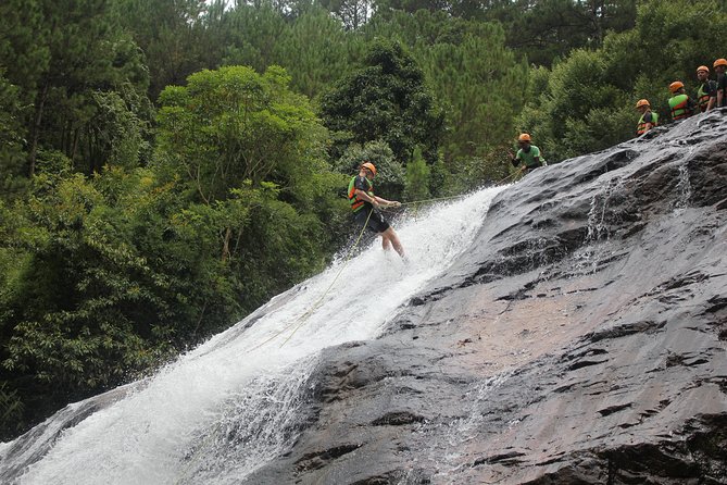Canyoning Da Lat Vietnam - The 25-meter waterfall descent