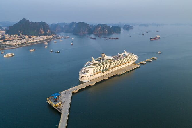 Carnival Cruise: Halong Luxury Cruise Day Trip -Swim, Kayak, Cave - Guide service and the human side of the trip