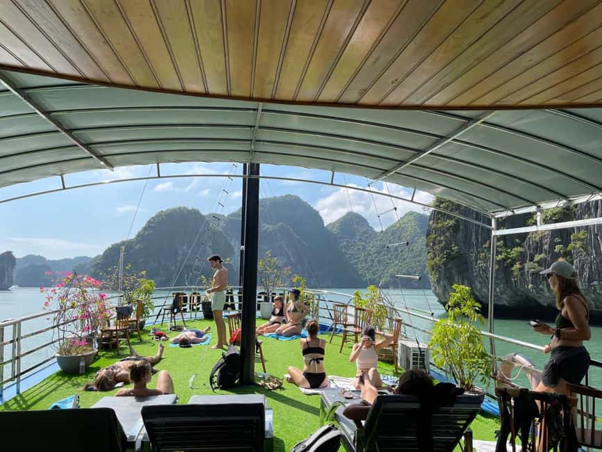 Cat Ba/Ha Noi: Lan Ha and Monkey Island Full Day Boat Trip - Monkey Island, monkeys, and the optional climb